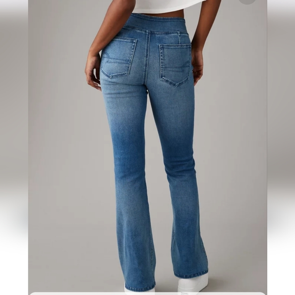 American Eagle Lux Pull On High Rise Waist Kickboot Jeans Med.